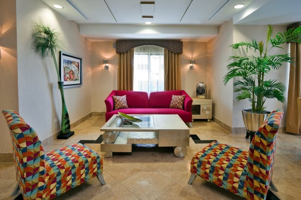 Images Holiday Inn Express & Suites Birmingham - Inverness 280 by IHG