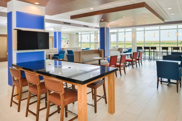 Images Holiday Inn Express & Suites Chadron by IHG