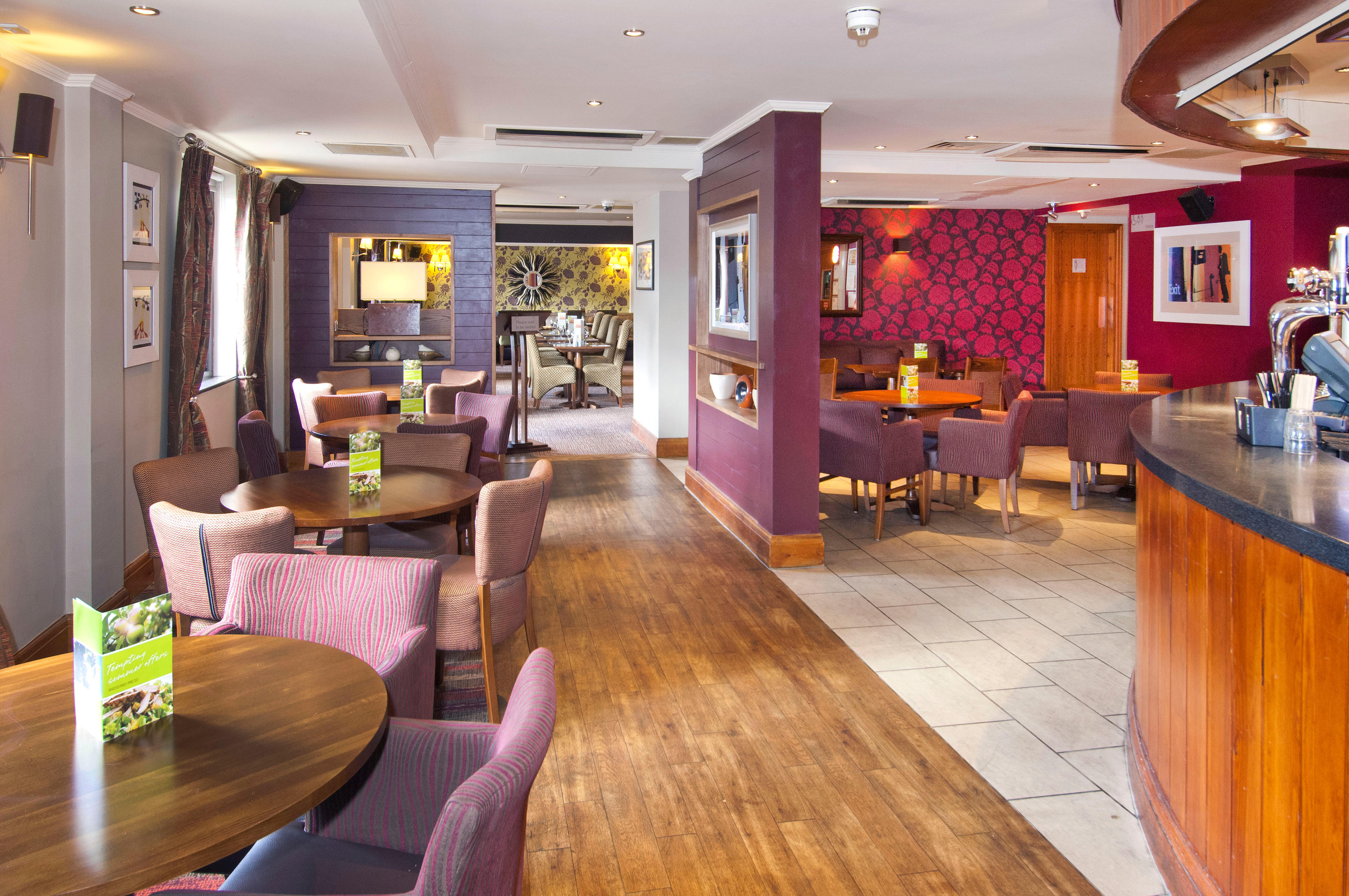 Thyme restaurant Premier Inn London Edgware hotel Edgware 03333 211259