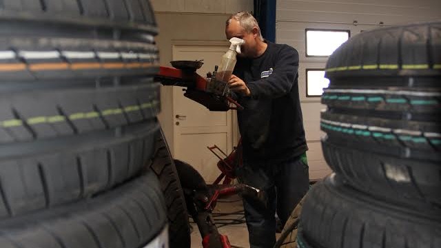 Images Frederiksværk Dækcenter A/S