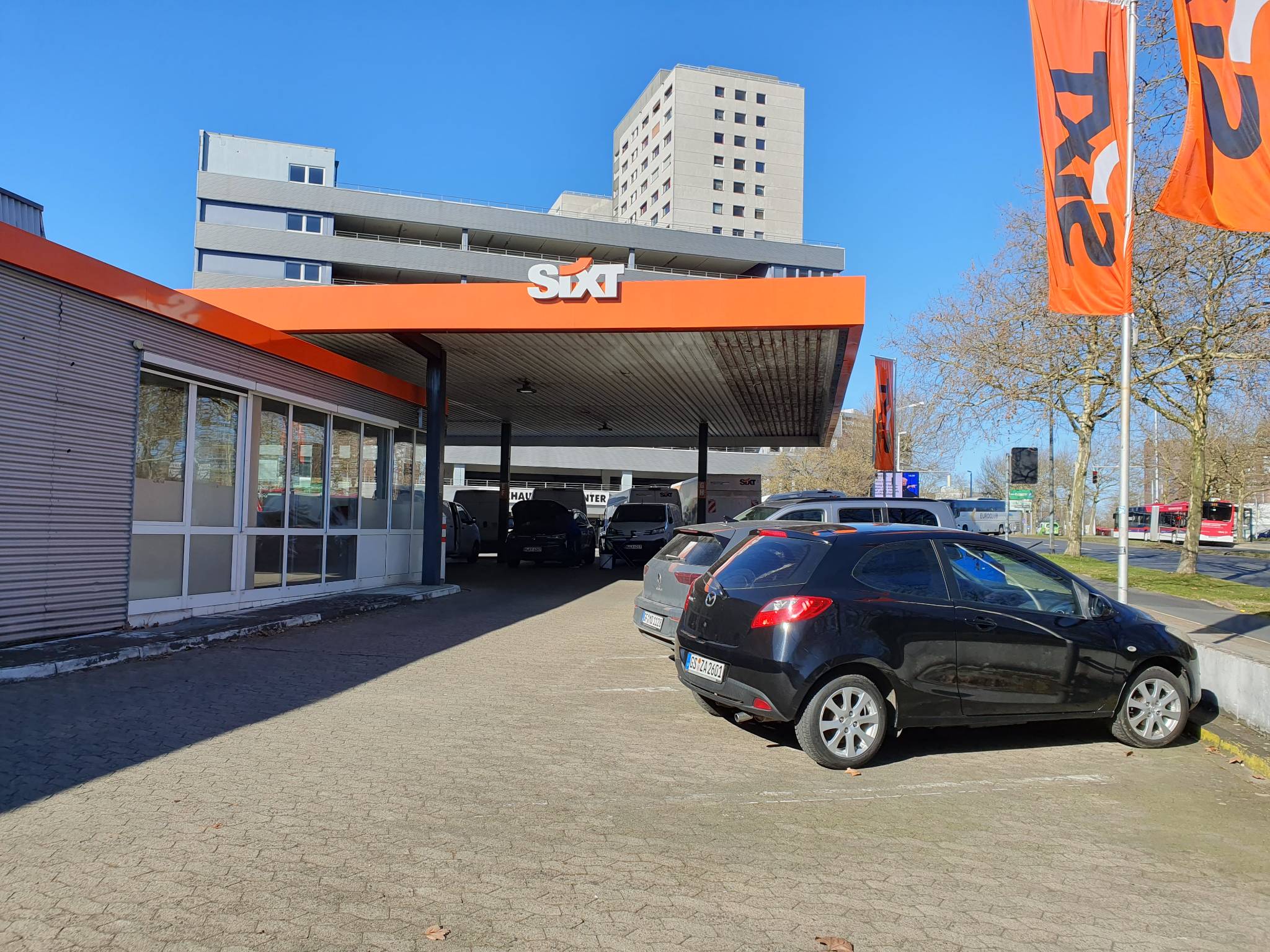 SIXT Autovermietung Braunschweig Süd, Berliner Platz 1B in Braunschweig