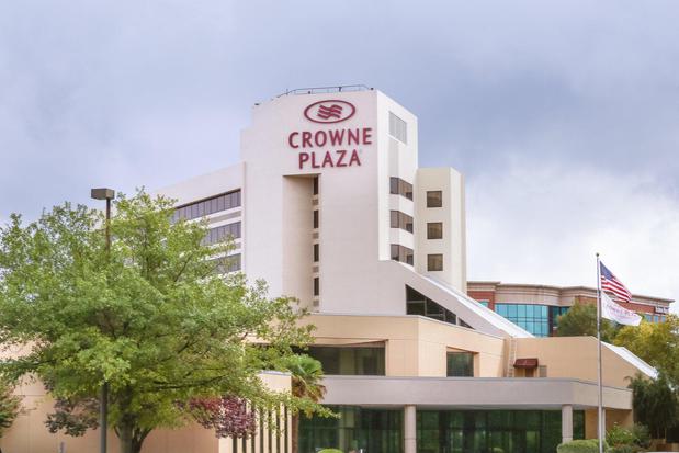 Images Crowne Plaza Virginia Beach Town Center by IHG