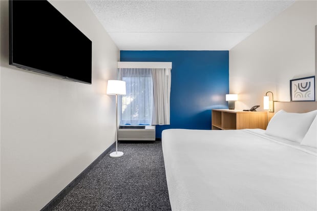 Images Spark by Hilton Green Bay