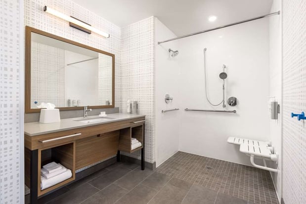 Images Hampton Inn and Suites by Hilton Cottonwood
