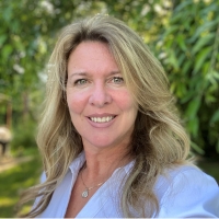 Donna Gresko headshot