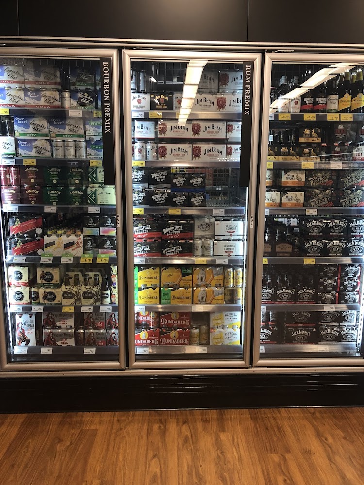 Images Liquorland Raine Square