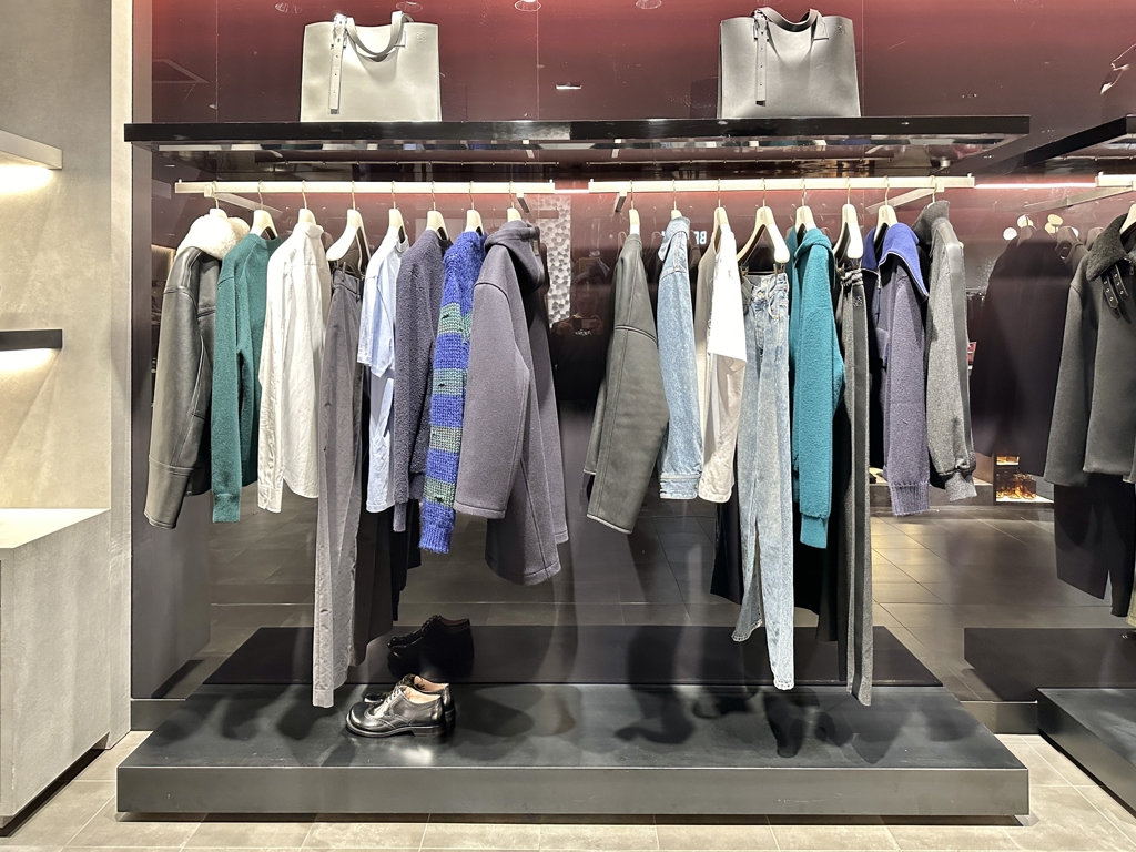 Images ロエベ 伊勢丹新宿店メンズ館4F