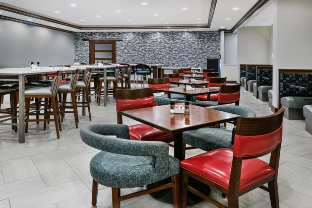 Images Holiday Inn & Suites College Station-Aggieland by IHG