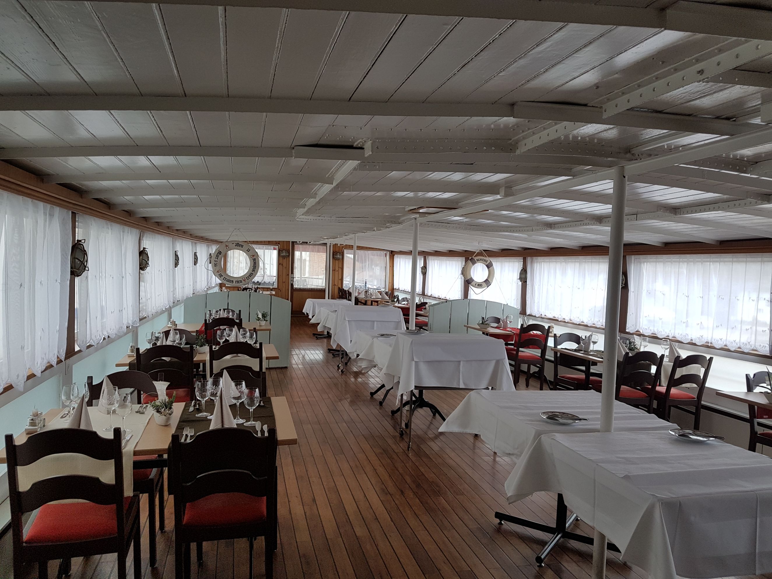 Restaurant Le Bateau, Route du Port 8 in Portalban
