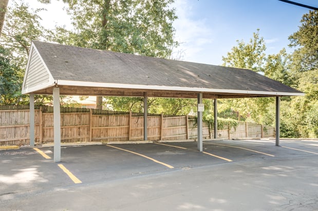 Images Lakeshore Drive Apartment Homes