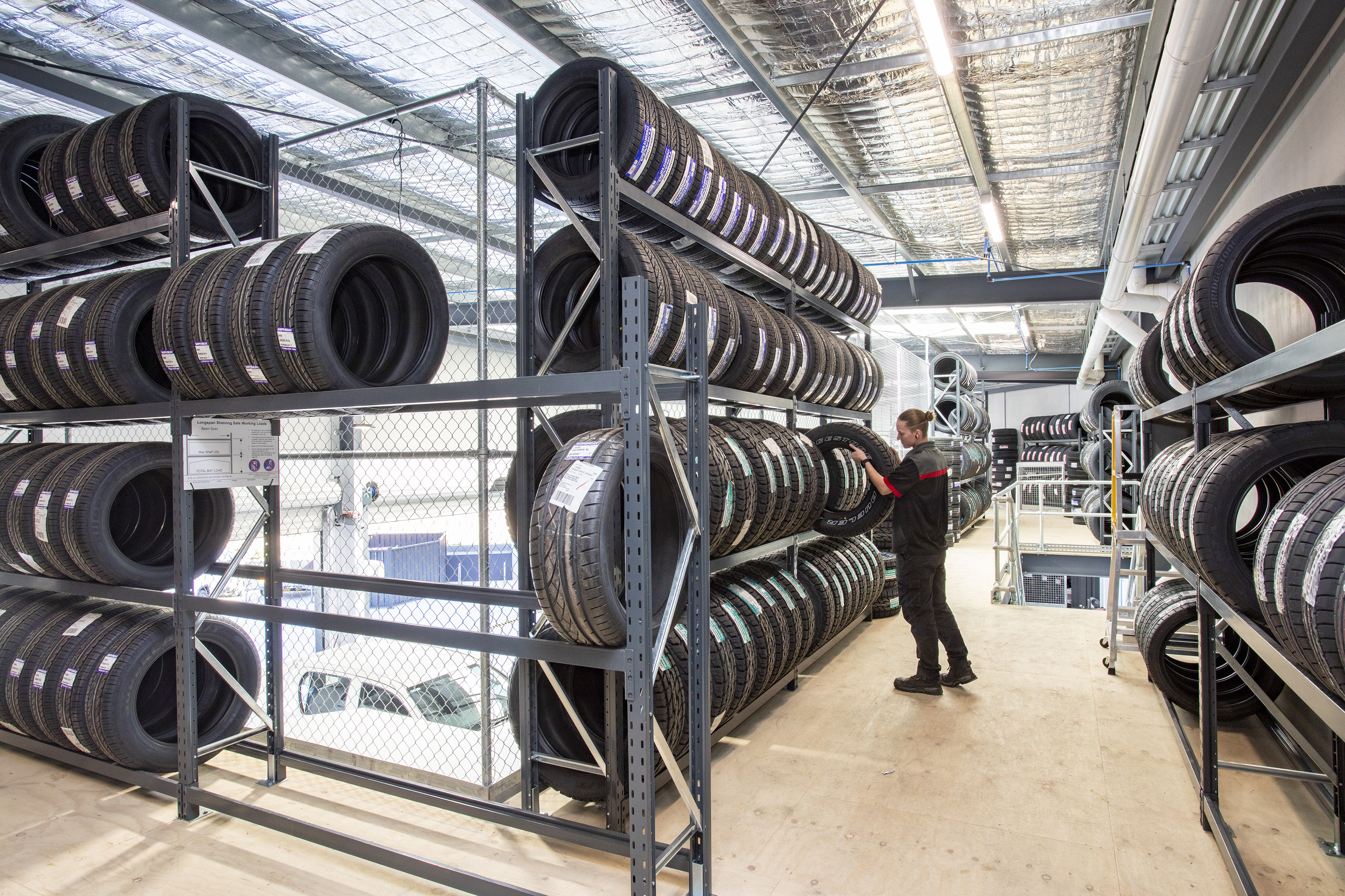 Images Bridgestone Select Tyre & Auto Huntlee