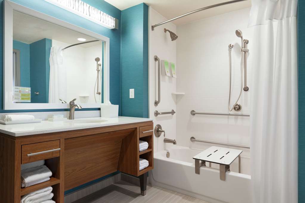 Guest room bath Home2 Suites by Hilton Salt Lake City-East Salt Lake City (801)384-5785