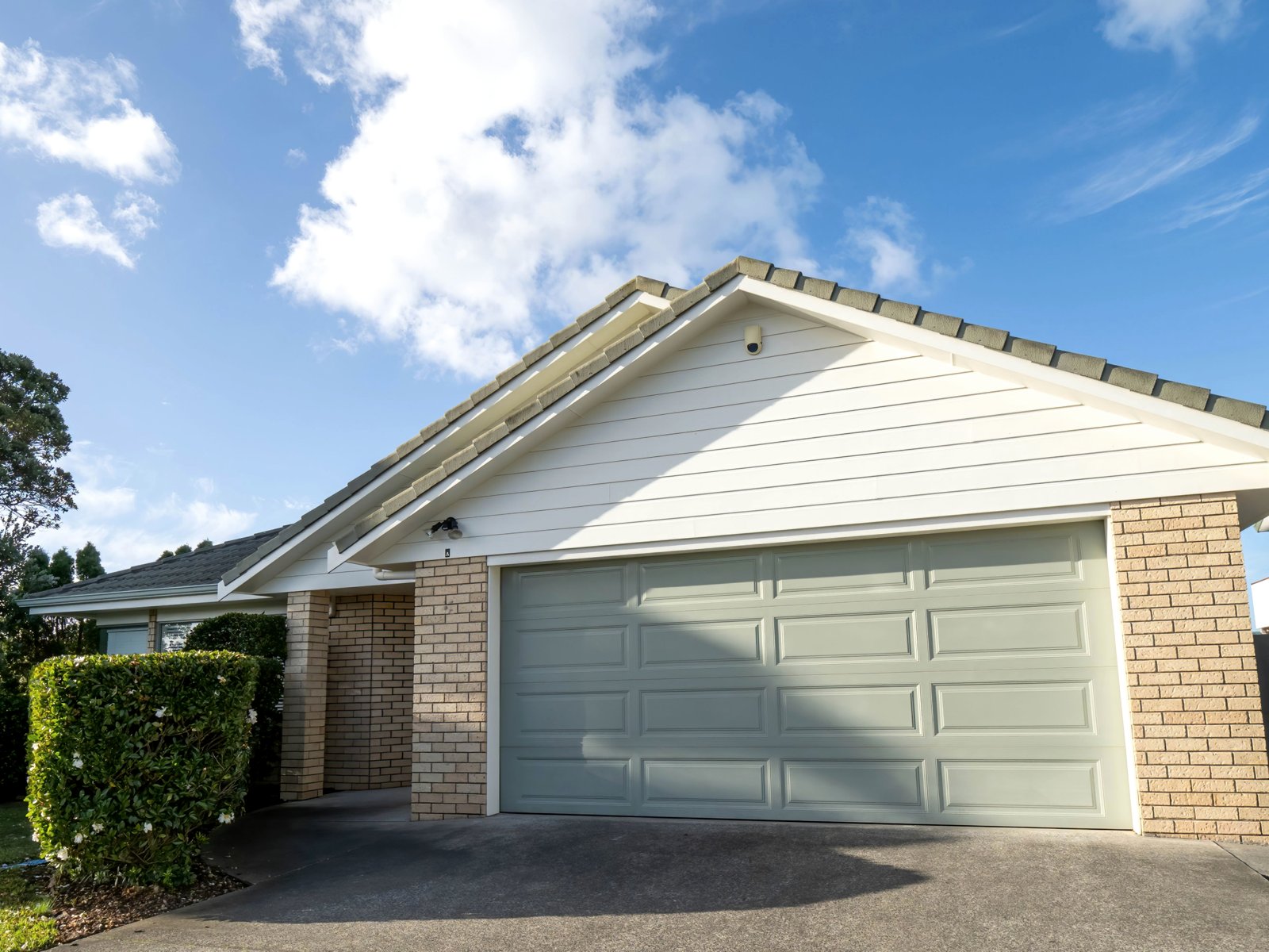 Pontel Garage Door