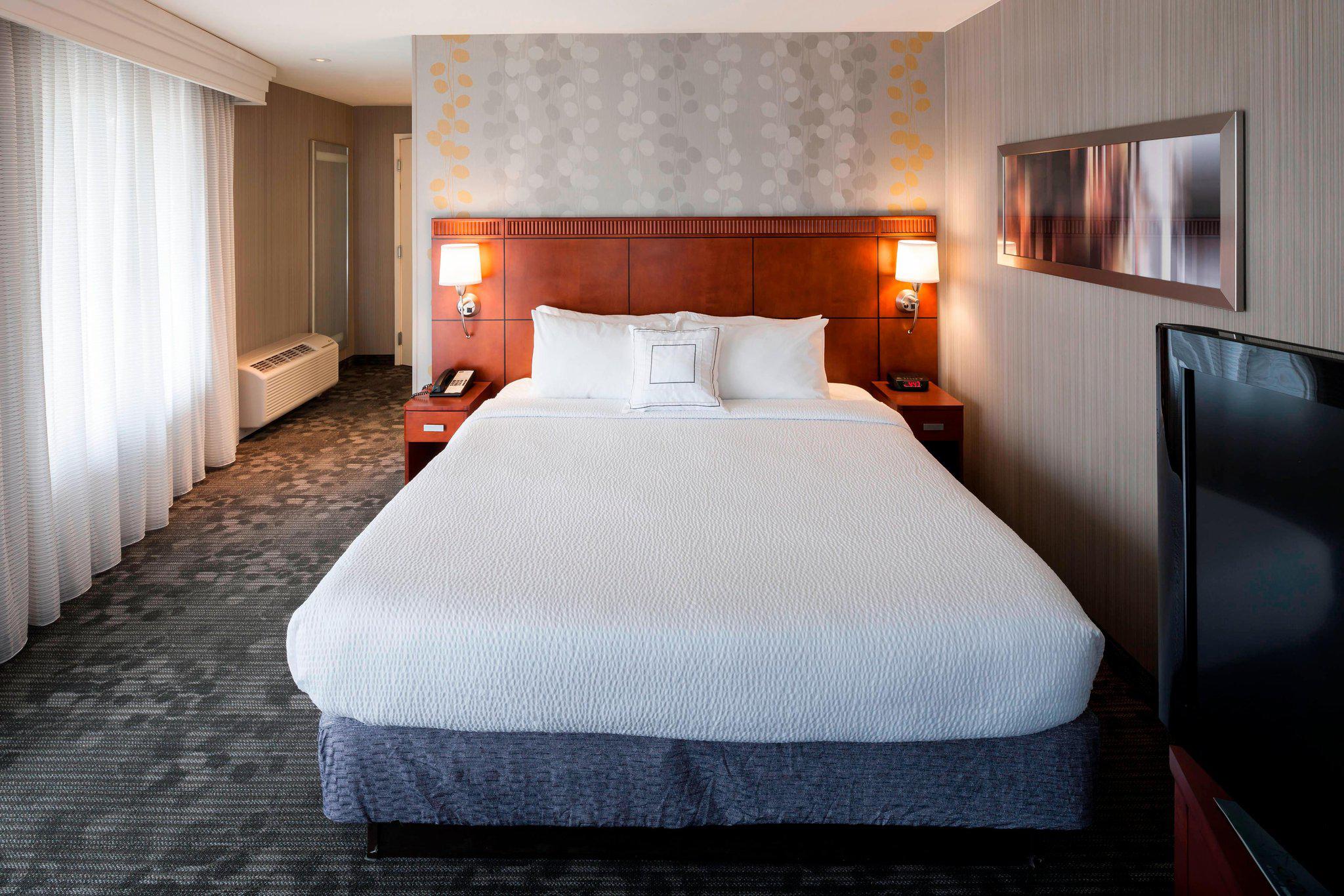 Courtyard by Marriott Seattle Kirkland Coupons near me in ...