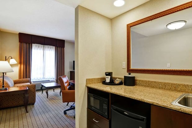 Images Hampton Inn & Suites Peoria at Grand Prairie, IL