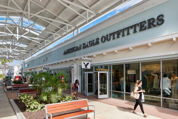 Images Tampa Premium Outlets
