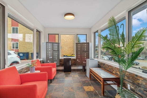 Images Cove at Linden Hills