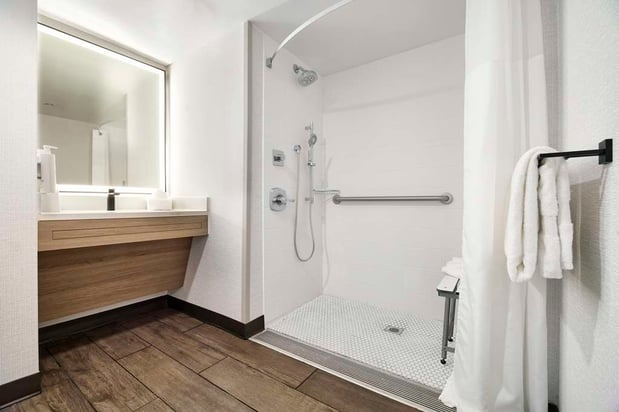 Images Hampton Inn Newark Airport