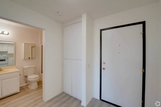 Images Flamingo Garden Senior Apts