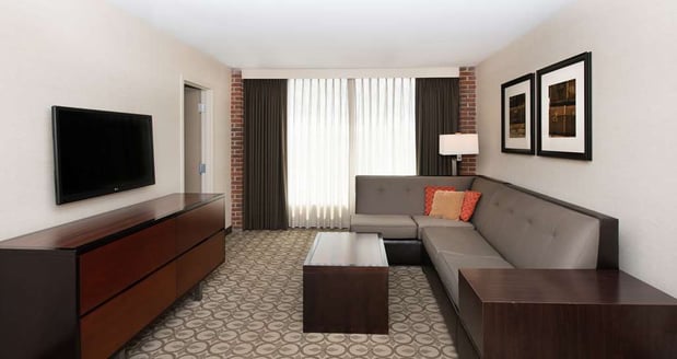 Images DoubleTree by Hilton Hotel & Suites Charleston Airport