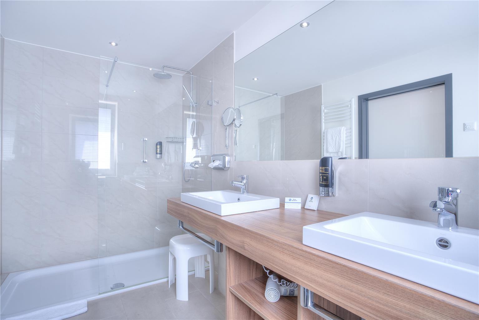 Best Western Hotel Brunnenhof, Hauptstrasse 231 in Weibersbrunn