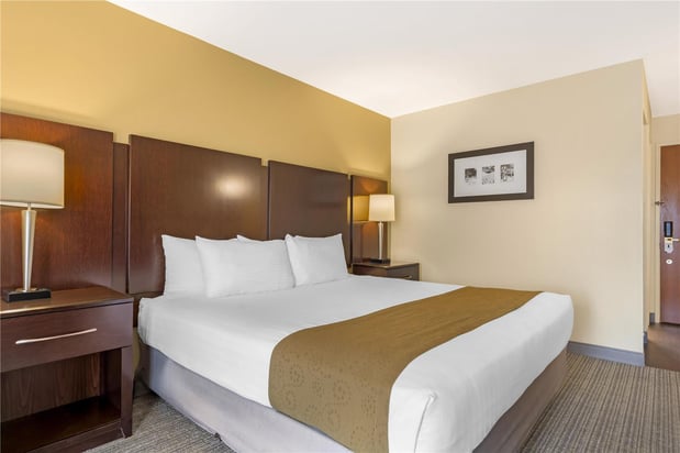 Images Best Western Plus Plaza by the Green