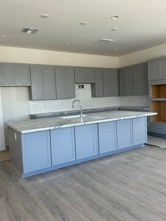 Images Aimee Groeschner REALTOR