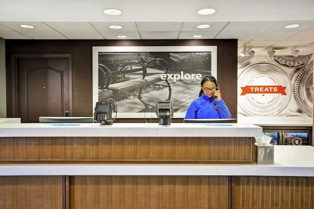 Images Hampton Inn & Suites Columbus-Easton Area