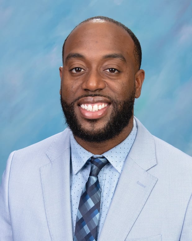 Images Miceal Thomas, Counselor