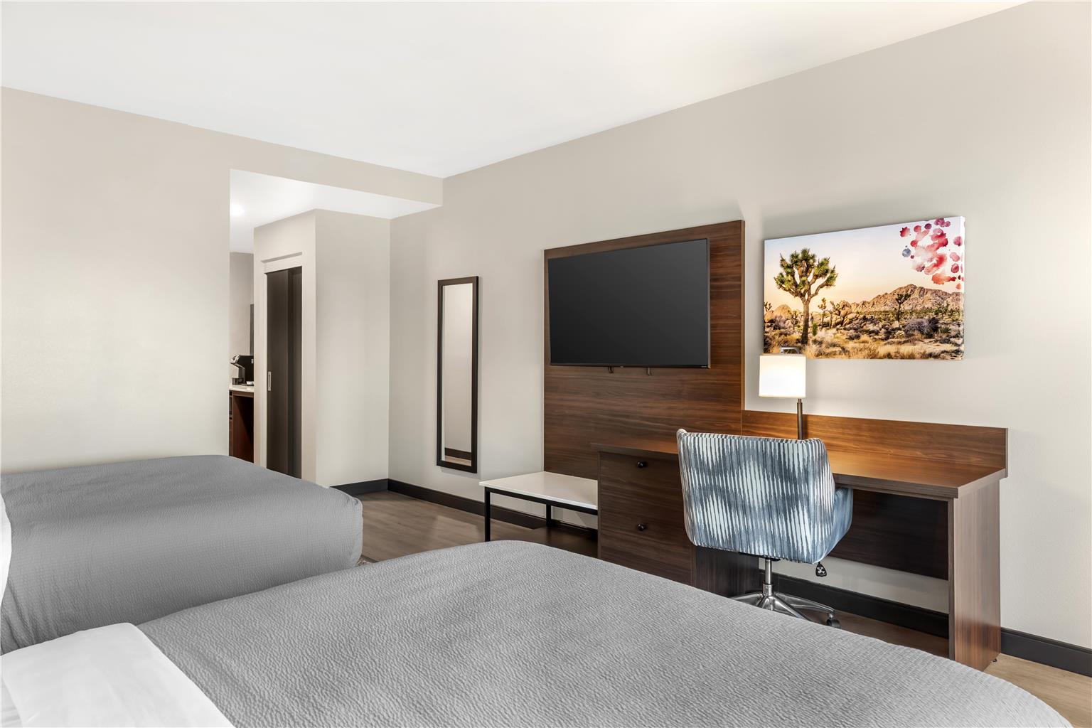 Double Queen Guestroom