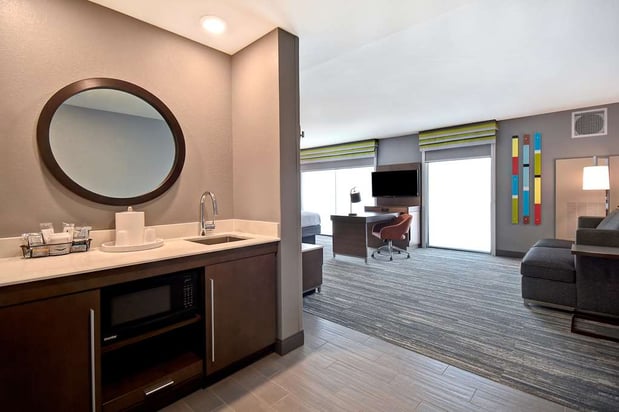 Images Hampton Inn & Suites Las Vegas Convention Center