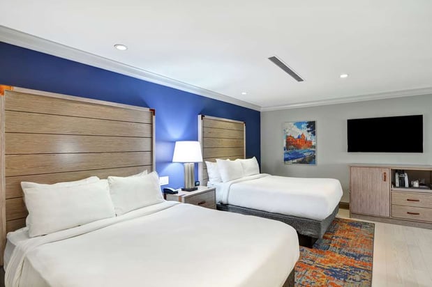 Images The Cincinnatian Hotel, Curio Collection by Hilton