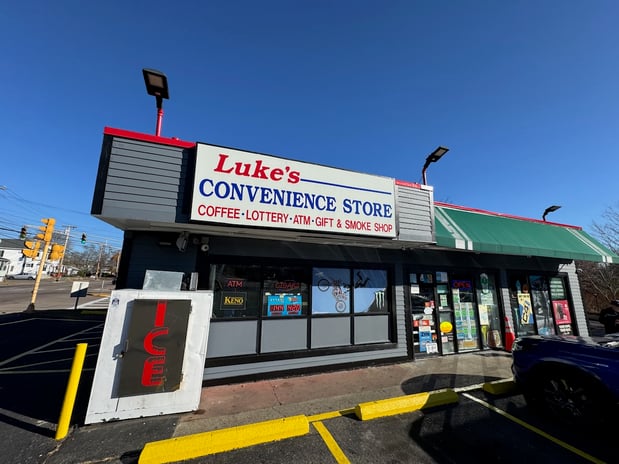 Images CoinFlip Bitcoin ATM - Luke's Convenience Store (Braintree)