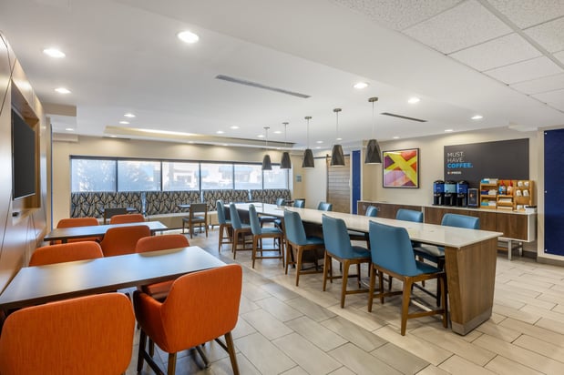 Images Holiday Inn Express Crestwood by IHG