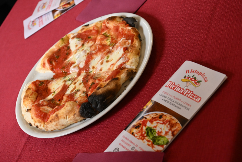 Images Pizzeria Ristorante Divina Pizza