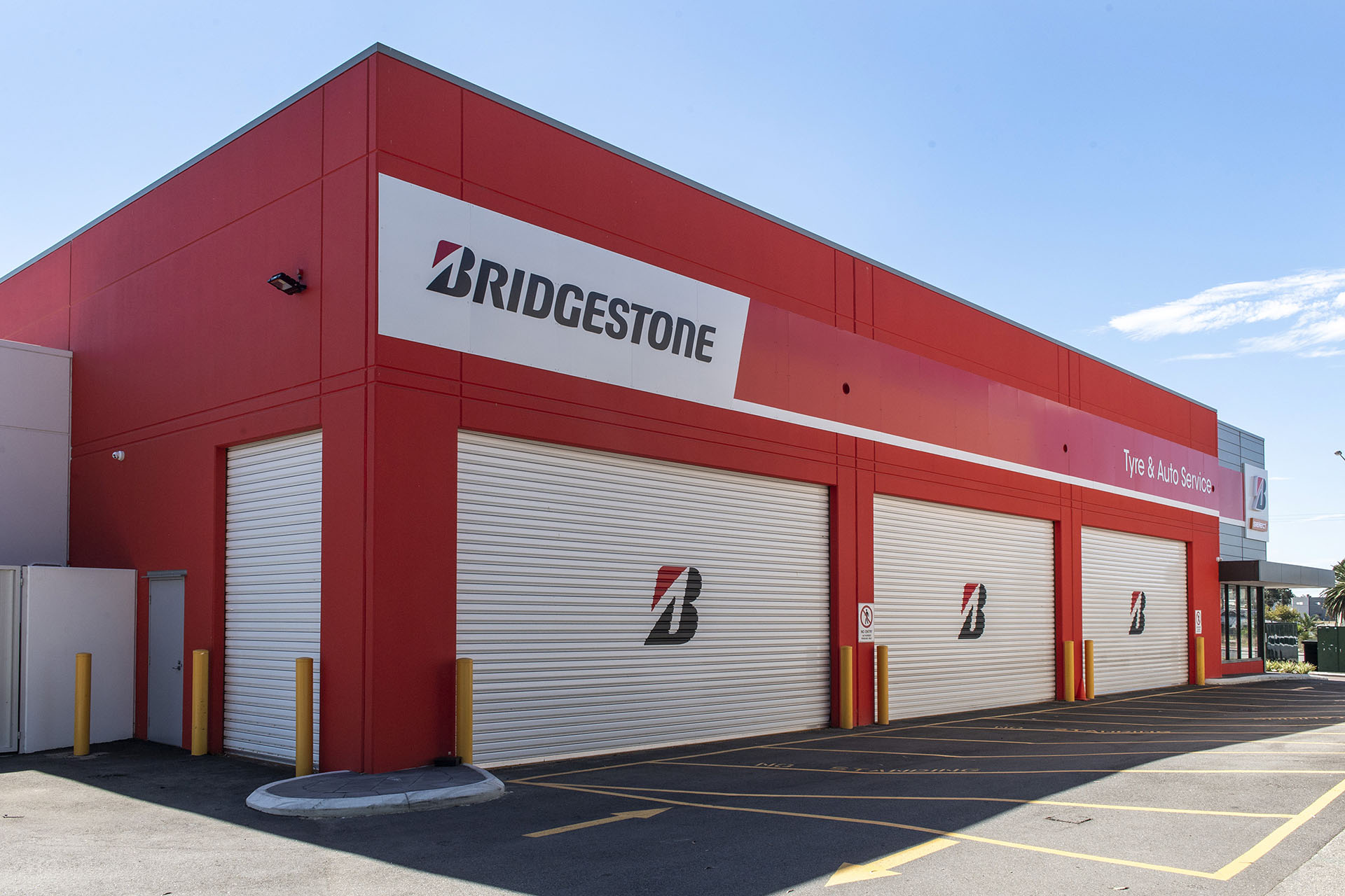 Images Bridgestone Select Tyre & Auto Success