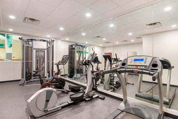 Images Best Western Plus Crossroads Inn & Suites