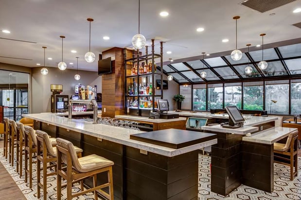 Images Hilton Chicago/Oak Lawn