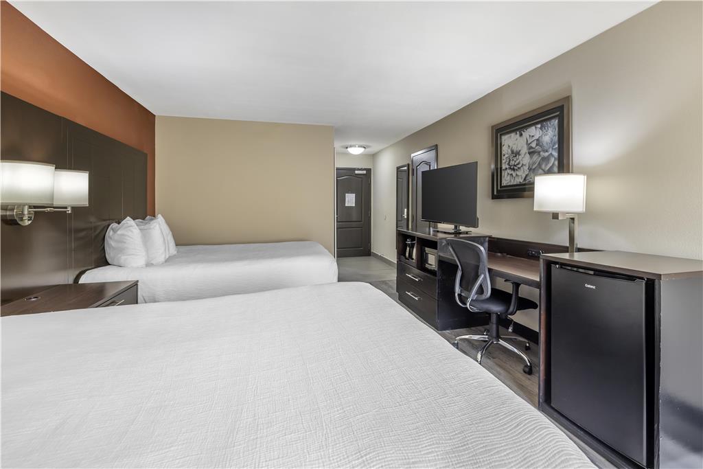 Standard two queen beds