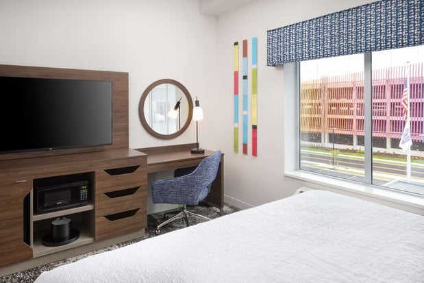 Images Hampton Inn & Suites Rochester Downtown