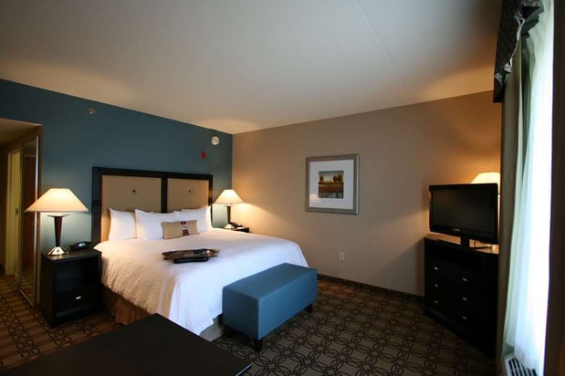 Images Hampton Inn & Suites Charlotte-Airport