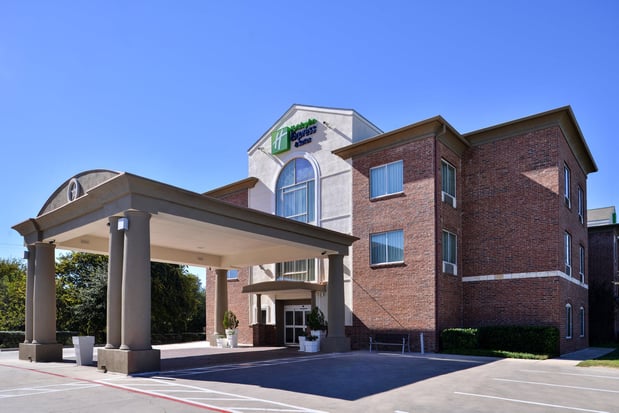 Images Holiday Inn Express & Suites San Antonio South by IHG