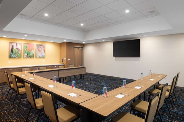 Images Hampton Inn and Suites by Hilton Cottonwood