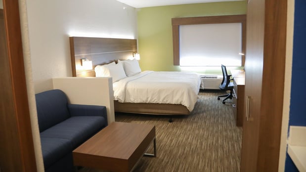 Images Holiday Inn Express & Suites Colorado Springs North by IHG