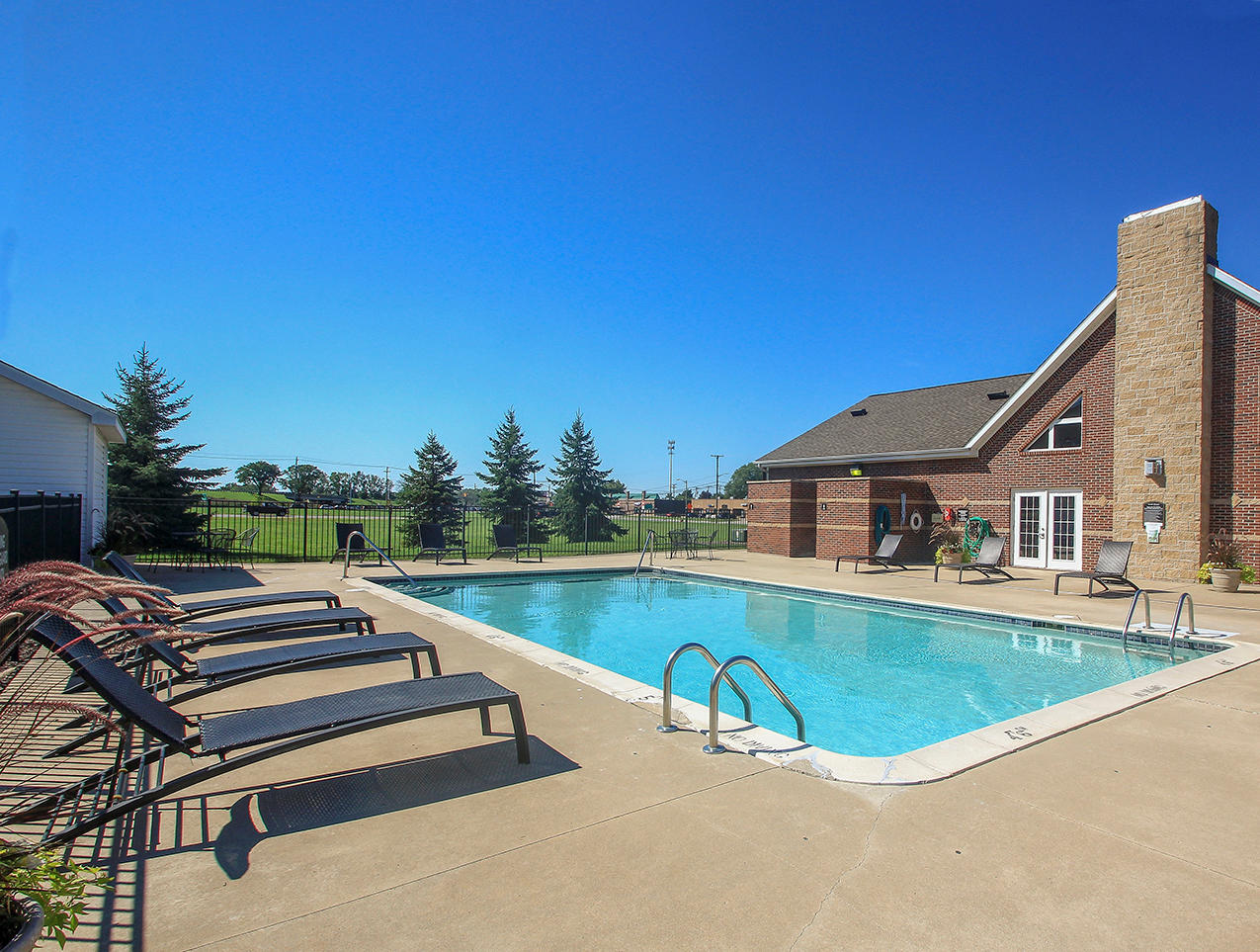 Outdoor Pool & Sundeck