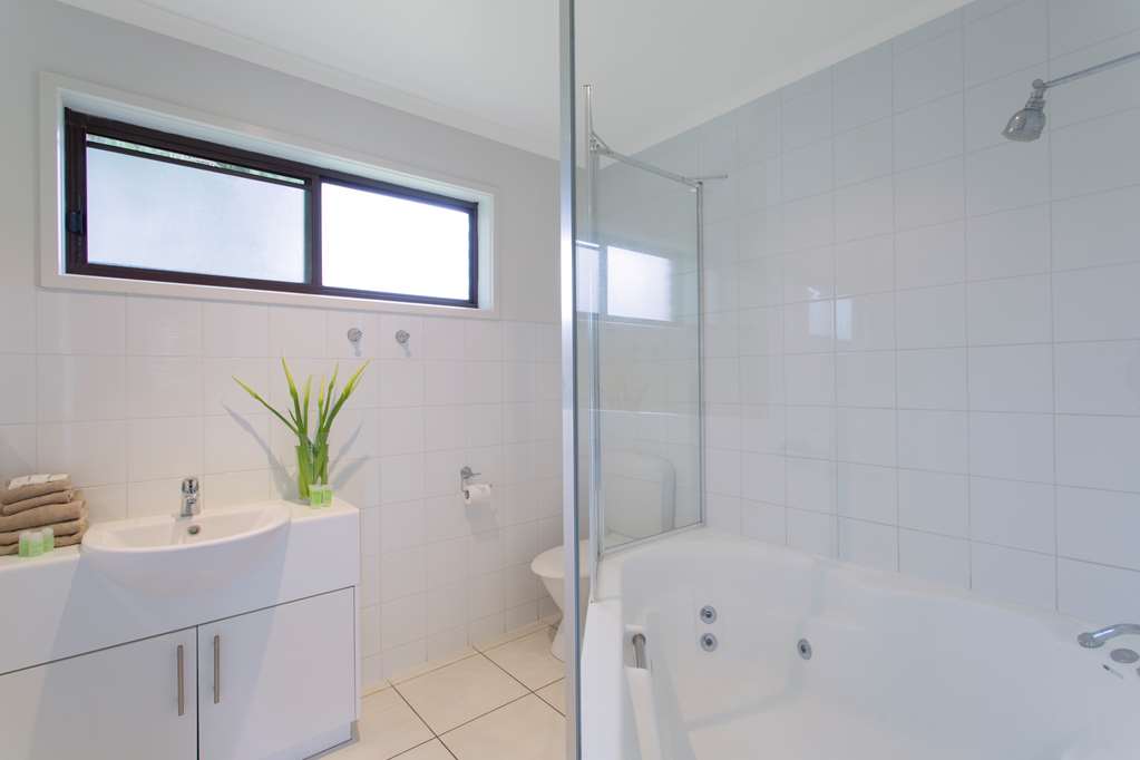 Images Best Western Colonial Village Motel