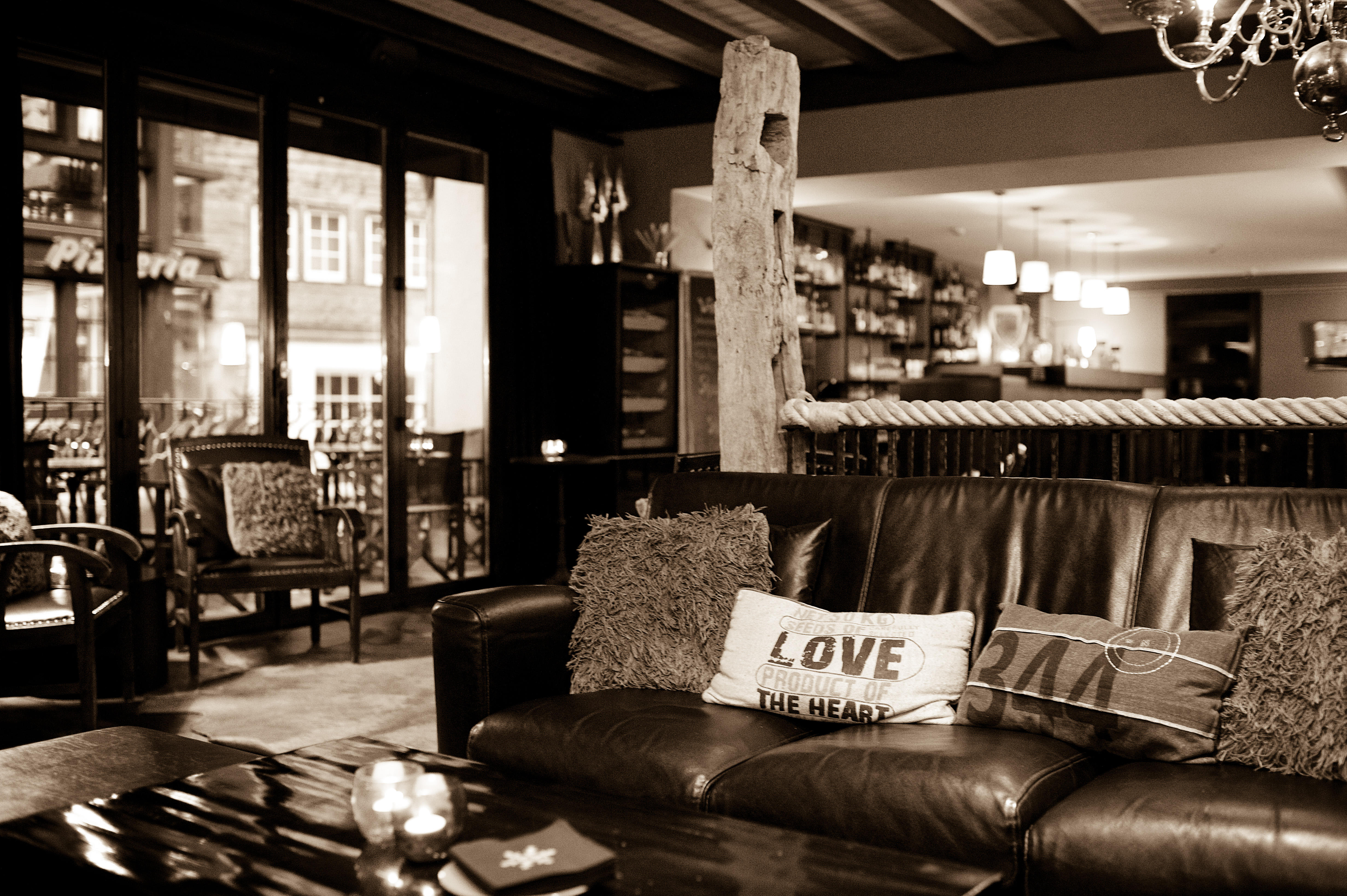 Papa Caesar - lounge bar, Bahnhofstrasse 41 in Zermatt