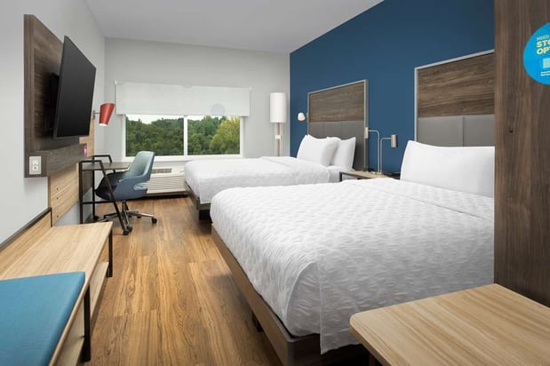 Images Tru by Hilton Charlotte Airport Lake Pointe