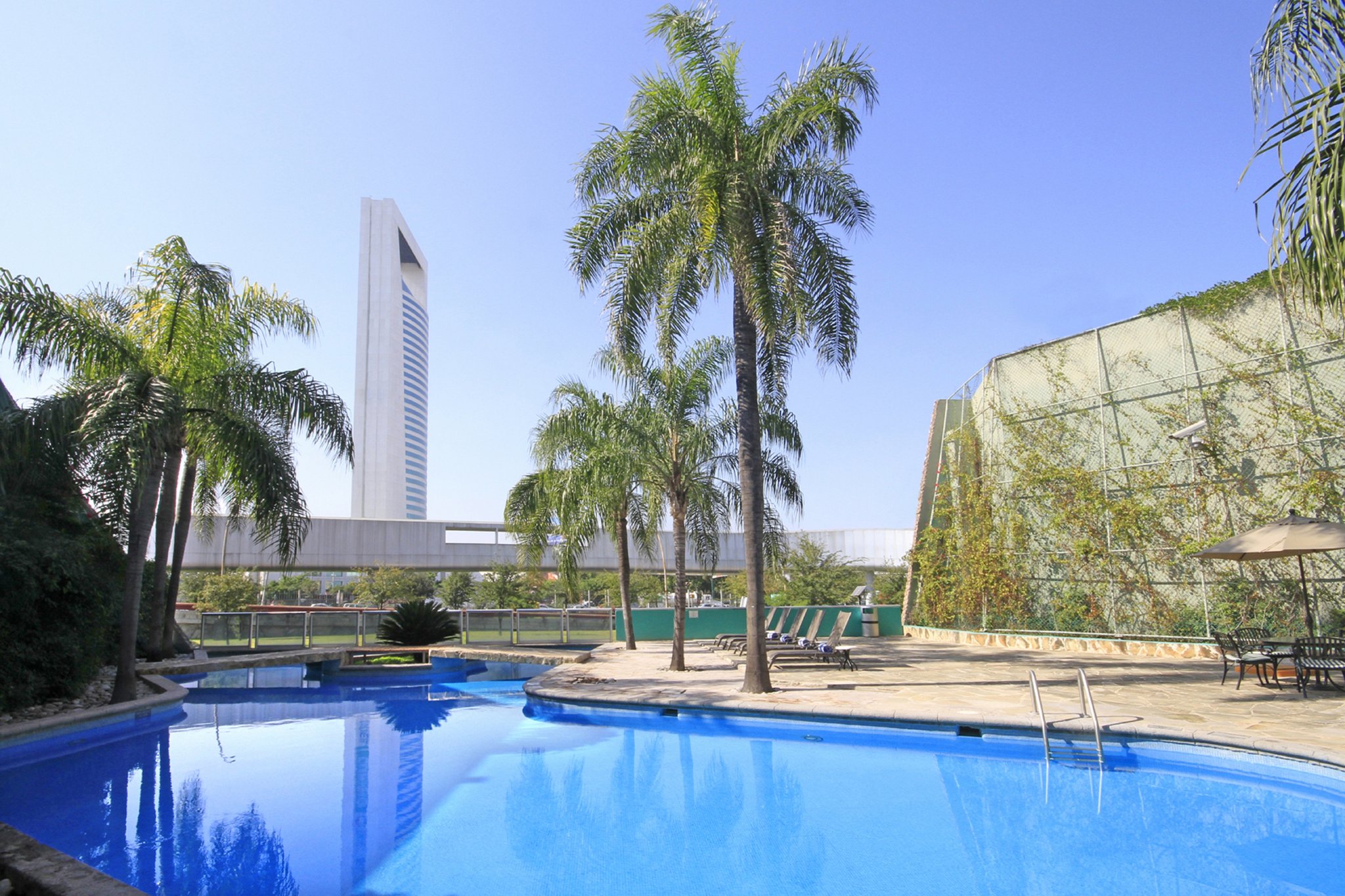 Images Holiday Inn Monterrey-Parque Fundidora by IHG