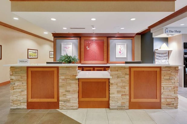 Images Hilton Garden Inn Milwaukee Airport
